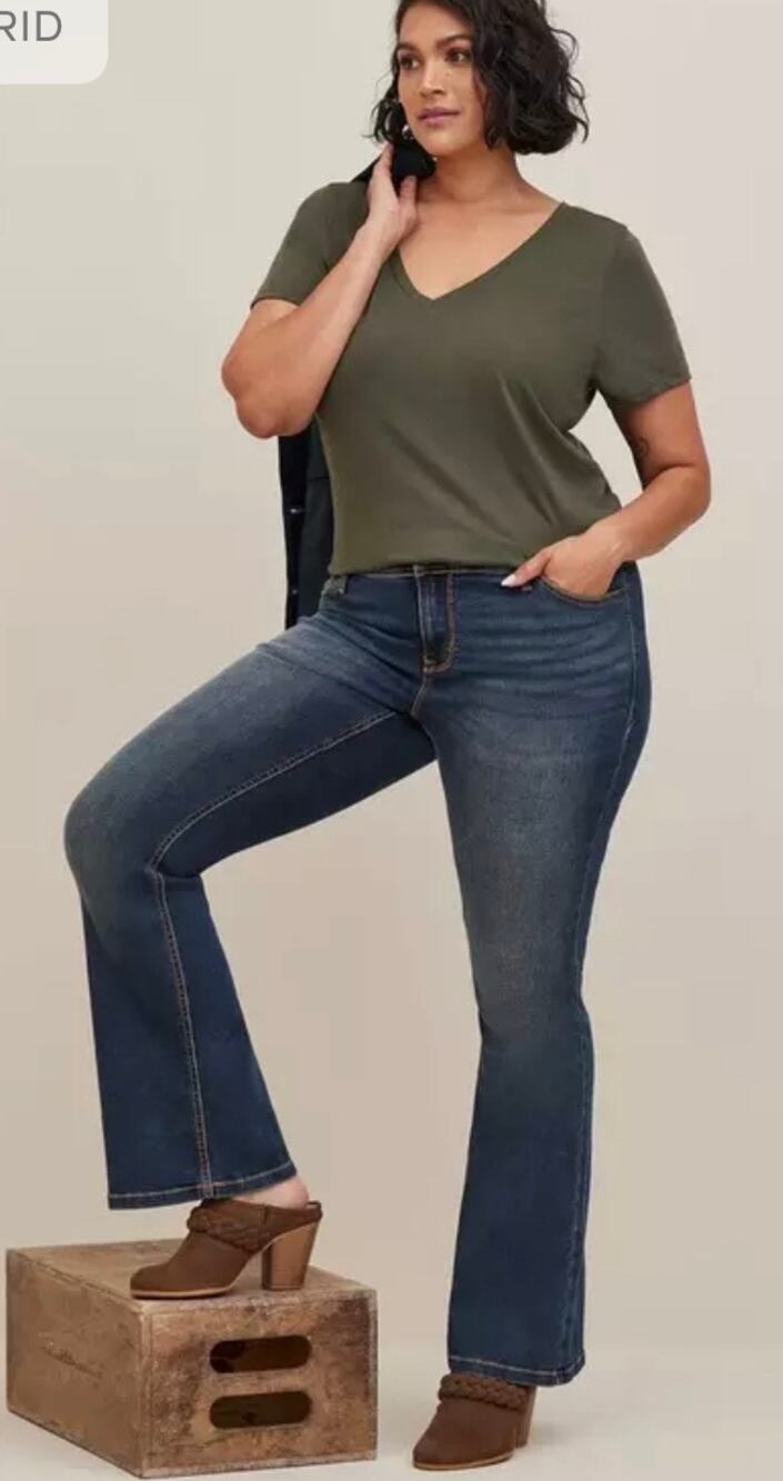 Torrid Luxe Slim Bootcut Jeans Super Stretch Rainstorm Medium Wash 12 Short